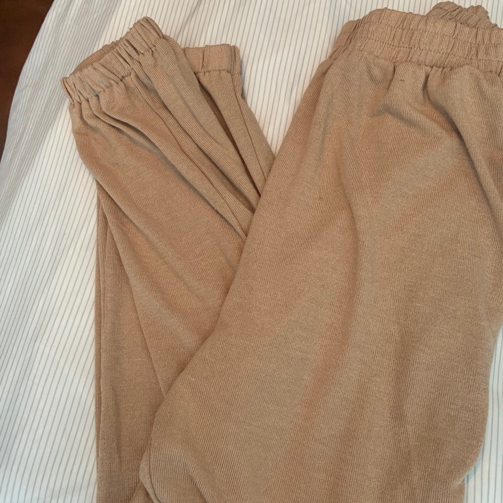 JLUXLABEL relaxes joggers